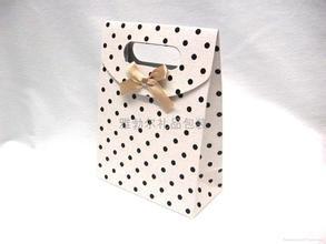 China Beautiful Dot Glossy Matt Gift Paper Bags With Silk Handle / Logo Printed for sale