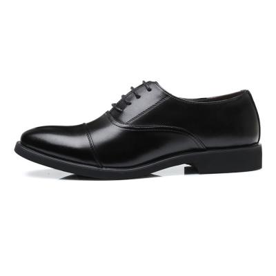 China Men Round Oxford Shoes Lace Up Formal Captoe Business Shoes Faux Leather for sale