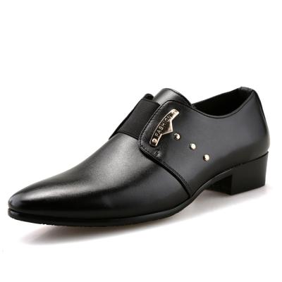 China Fashion Trend Business Formal PU Trim Leather Toe Slip On Rivets Oxfords Pointed With Elastic Band For Men for sale