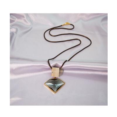 China Factory Wholesale Trendy Fashion Design Crystal Pendant Gold Necklace Womens Retro Necklaces for sale