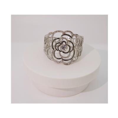 China Trendy Bracelet Diamond Engaged Gift Flower Bracelet 2021 high quality workmanship charm TRENDY for sale