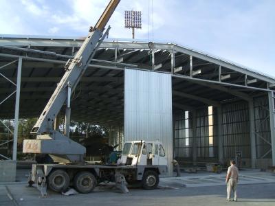 China Bespoken Pre-engineered Steel Aircraft Hangars Straight Column Steel for sale