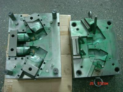 China PE ABS Cold Runner Injection Molding Multi Cavity 0.1MM 1000000 shots for sale