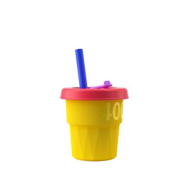 China Viable factory wholesale kids food grade silicone cup special portable coffee cup with straw for sale