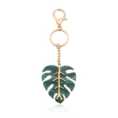 China Wholesale Bag Accessories Gifts Opens Key Chain Green Monstera Leaf Pendant Keychain. for sale