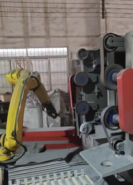 Cina Lustratura di robot metallici Operazione sicura Alta precisione ISO9001 approvato in vendita