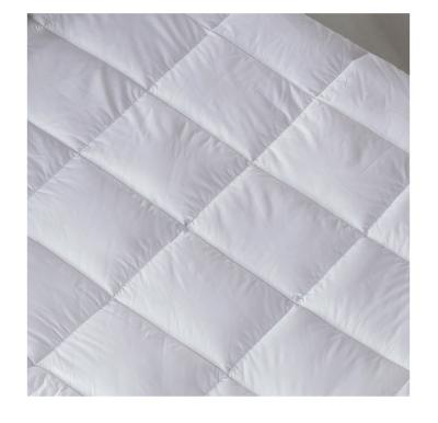 China Custom Anti-bacteria Cotton Topper Mattress Pad Quilting Folding Microfiber Fill for sale