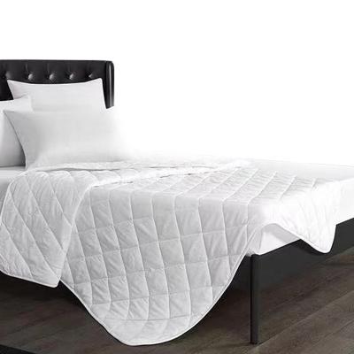 China Anti-bacteria Quilted Bed Cushion Washable Waterproof Home Use Mattress Cover Mattress Protector for sale