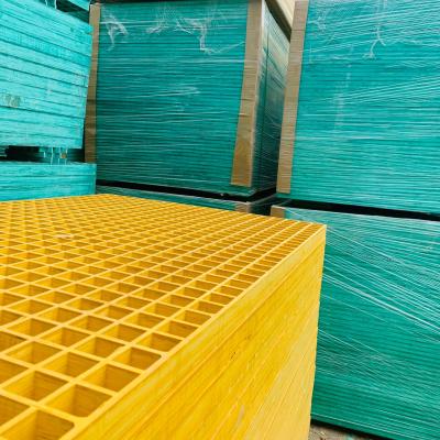 China Custom Yellow Fiberglass Grating Lightweight Aging Resistant FRP Grille for sale