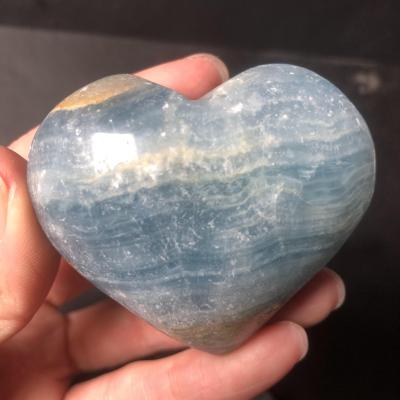 China China Wholesale Natural Crystal Blue Onyx Heart Hand Carved Healing Quartz Folk Crafts for sale