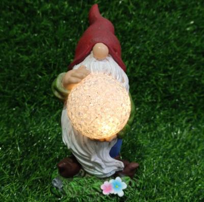 China Europe Dwarf Decorative Resin Crafts Garden Ornaments Garden Solar Light Garden Decor for sale