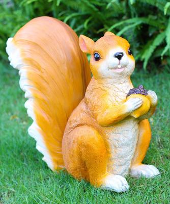 China Europe Cute Squirrel Garden Decorative Ornaments Stack Garden Statues Resin Craft for sale