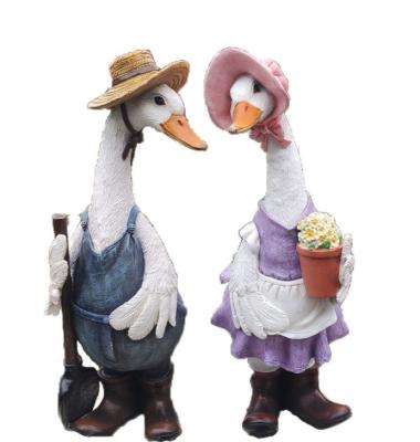 China Hot Sale Duck Garden Decorative Ornaments Cute Handmade Duck Garden Statues Resin Craft from Europe for sale