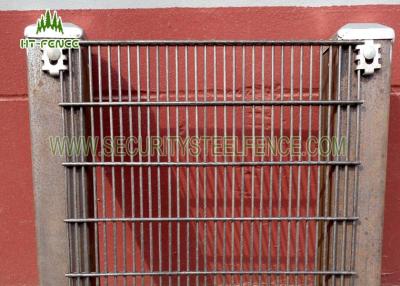 China Heavy Low Carbon Steel 358 Security Fence Durable 76.2*12.7mm Mesh Hole for sale