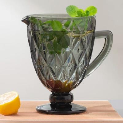 China 38 Oz Rookgray glass water pitcher jug met Machinaal geperste Spuiten Te koop