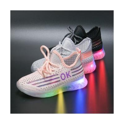 China 350 700 Breathable Flat V2 V3 V8 3M Static Kid Runner Boys And Girls Kids Sneakers Mesh Sneaker Yeezy Rubber Shoe With Light for sale