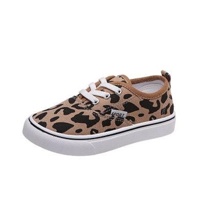 China Printed 2021 Korean leopard pattern toddler baby shoes plaid flat non-slip casual canvas shoes for sale