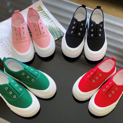 China Breathable Children's Comfortable Canvas Shoes Kids Elastic Band Sneaker Shoes for sale