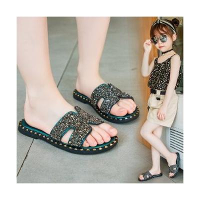 China Non-grinding comfortable non-slip soft-soled popular summer anti-skid everyday girls and children's slippers for sale