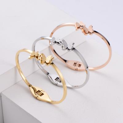 China ORDRM FASHIONABLE wholesale pulseras-por-mayor bracelet 18k gold plated butterfly love bracelet for sale