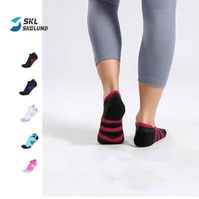 China Athletic OEM Low Moq Wholesale No Show Sports Compression Quick Dry Socks For Men And Women With Cushion Moisture-wicking for sale