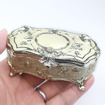 China Wholesale Cogs Engrave Alloy Metal Music Box Wind And Movement Gold Embossed Music Box For Christmas/Birthday/Valentine's Day for sale