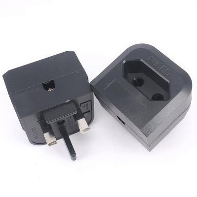 China Residential / General Purpose EU Type G AC Plug With 2 Prong Round To UK Singapore Malaysia Safety Fuse 3 Pin Conversion Power Socket Adapter Built-in13A for sale