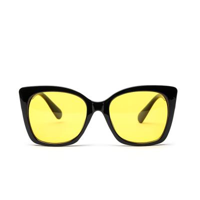 Cina Night Vision Glasses For Driving UV400 TAC/Nv Wholesale UV400 Sunglasses Durable Yellow Polarized Night Vision Lenses in vendita