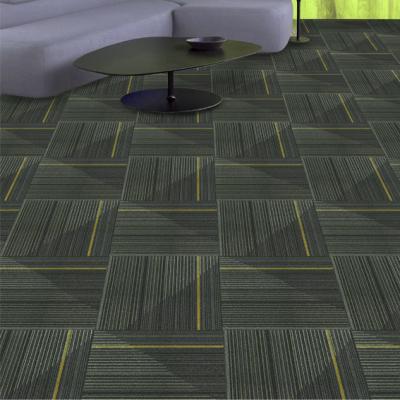 China La alfombra cuadrada de nylon modular comercial teja el revestimiento de suelos resistente en venta