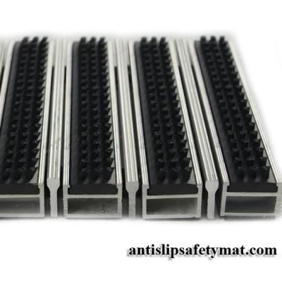 China Rubber Brush Insert Aluminium Entrance Mat 6063 T5 650lbs Load for sale