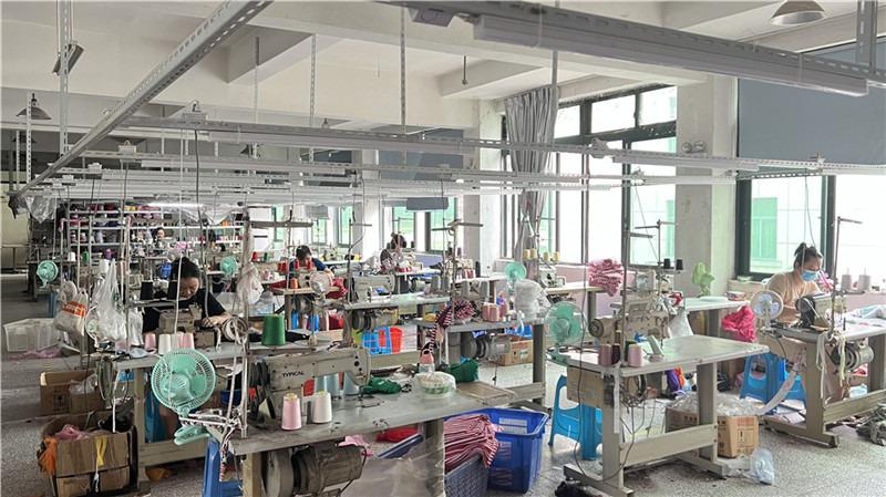 Verified China supplier - Yiwu Hello Clothing Factory