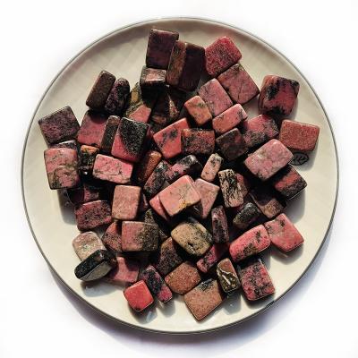 China Natural flat stone cubes in Europe Crystal Tumbled Gravel Stone Healing Rhodonite for sale