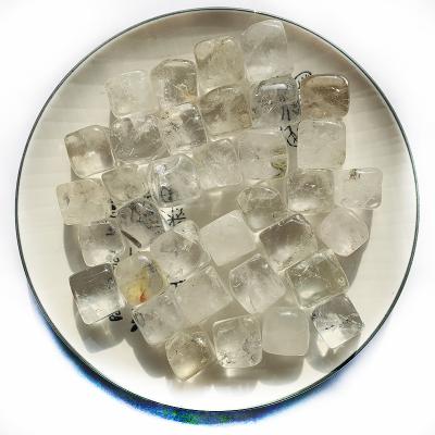 China Europe Natural Crystal Tumbled Gravel Chips Quartz Crystal Stone White Clear Cubes for sale