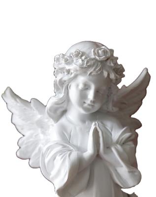 China European retro beautiful resin decoration figure girl in heart world ornaments little angel world table top sculpture for sale