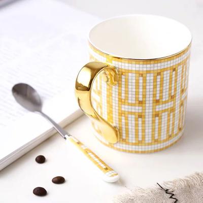 China Luxury Bone China Logo Ceramic Coffee Mug Custom Made Nordic Gold Modern Viable Large for sale