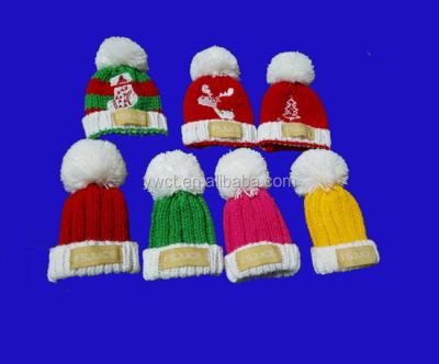 China JOINT Colorful Promotional Knit Small Ratchet Hats Mini Wine Bottle Caps for sale