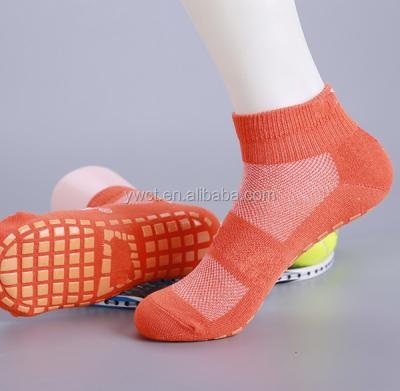 China Custom Anti Slip Non Slip Breathable Outdoor JumpingTrampoline Knocks Grip Socks For Adults for sale