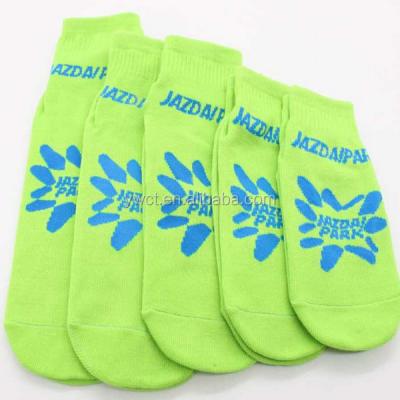 China High Quality Anti-Skid Polyester Non-Slip Handle Knocks Kids Trampoline Socks For Jumping for sale