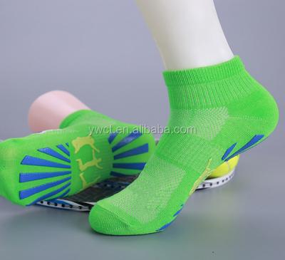 China OEM Anti Slip Custom Unisex Sports Socks Anti Slip Trampoline Cycling Socks for sale