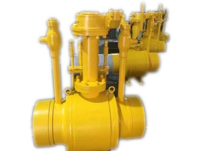 China API 6D Reduce Bore Gear operation Ball Valve Full Welded PN16 - PN25 Pressure for sale