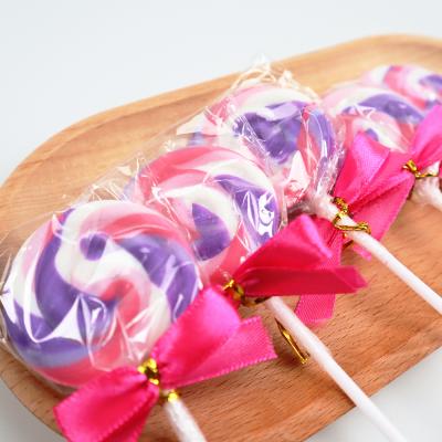 China Natural Wholesale Custom Candy Exquisite Colorful Swirl Lollipop for sale