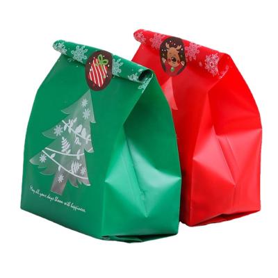 China Free Shipping Recyclable Christmas Paper Gift Bag 50pcs/lot Snowflake Christmas Tree Recyclable Gift Bags For Backing Cookies Candy Boxes for sale