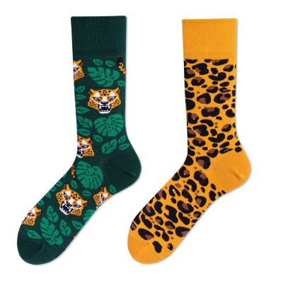 China Fashion New Fashion Jacquard QUICK DRY QUICK DRY Jacquard Halloween Misfit Medium Socks For Women Men for sale