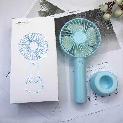 China New Hot Fashionable Protable Mini Small Popular 2021 Wholesale Battery Holding Mini Rechargeable Handheld Portable USB Mini Fan for sale