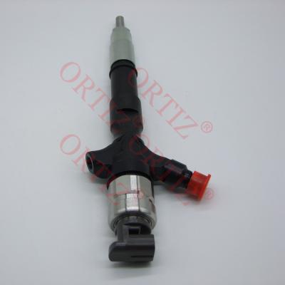 China 23670-30070 inyector común del motor del combustible del inyector del carril de Denso 095000-5251 en venta