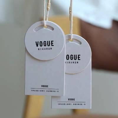 China Best Quality Price Screen Printing Hang Tag With Brand Private Logo Tagfor Clothes Label Clothing Viable Selling Paper Hang Tag for sale