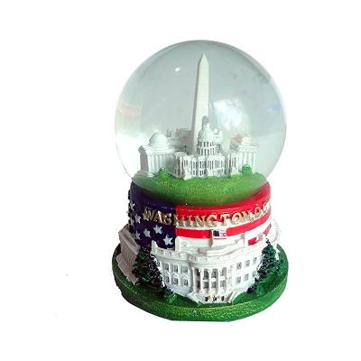 China Custom Africa 65mm 45mm Water Ball Landscape Buildings Resin Souvenir Washington, D.C. Snow Globe with Flag American (2.5