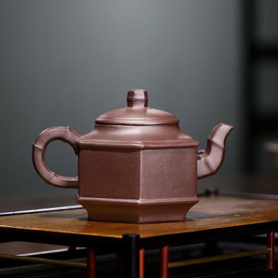 China Stocked Wholesale Authentic Hot Sale Purple Classic Teapot Clay Teapot Hand-Made New Style Zisha From Chinese Yixing Factory for sale