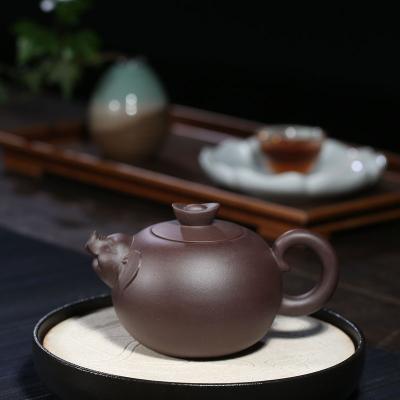 China New Style Stocked Yixing Clay Teapot Customizable Factory Hot Selling Purple Handmade Chinese Classical Zisha Teapot Wholesale for sale