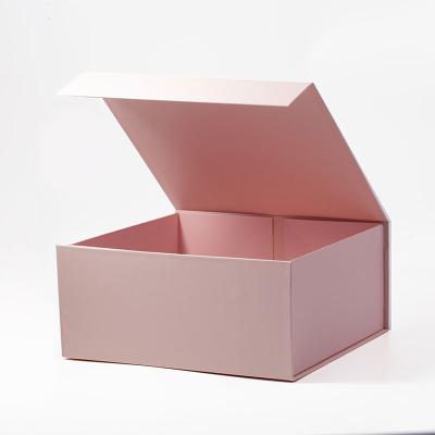 China Recycled Materials Wholesale Customized Customized Good Quality Gift Paper Packaging Gift Box for sale